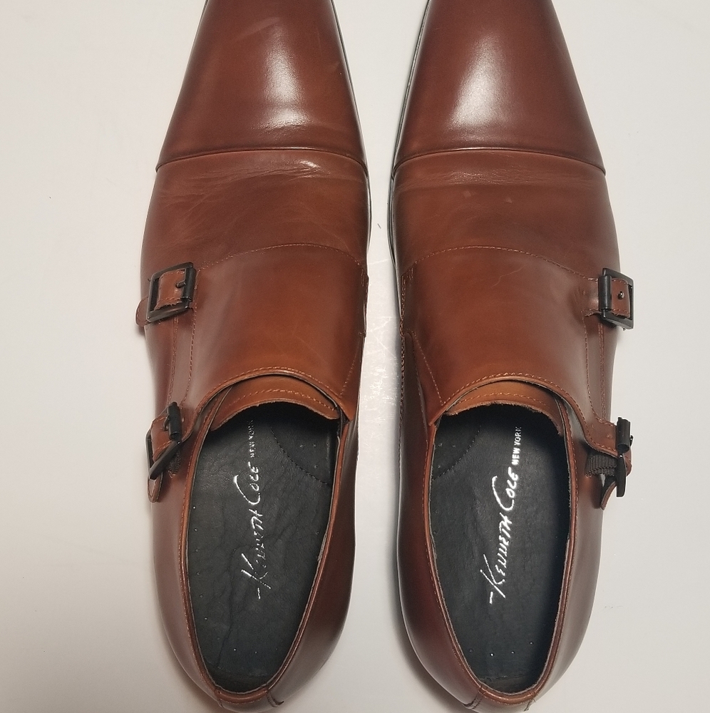 Size 12 brown Kenneth Cole shoes.